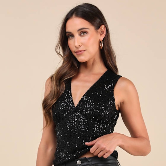 Lulus Tops - Lulus Exceptionally Fabulous Black Sequin V-neck Cropped Tank Top - Size S